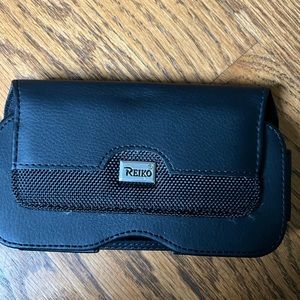 Reiko phone holder